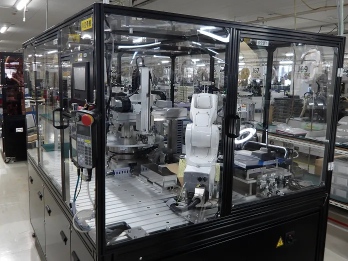 多関節挿入ロボ